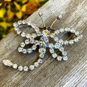 Neiman Marcus rhinestone dragonfly brooch w/flexible tail NWT